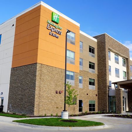 Holiday Inn Express & Suites Omaha - Millard Area By Ihg Екстериор снимка