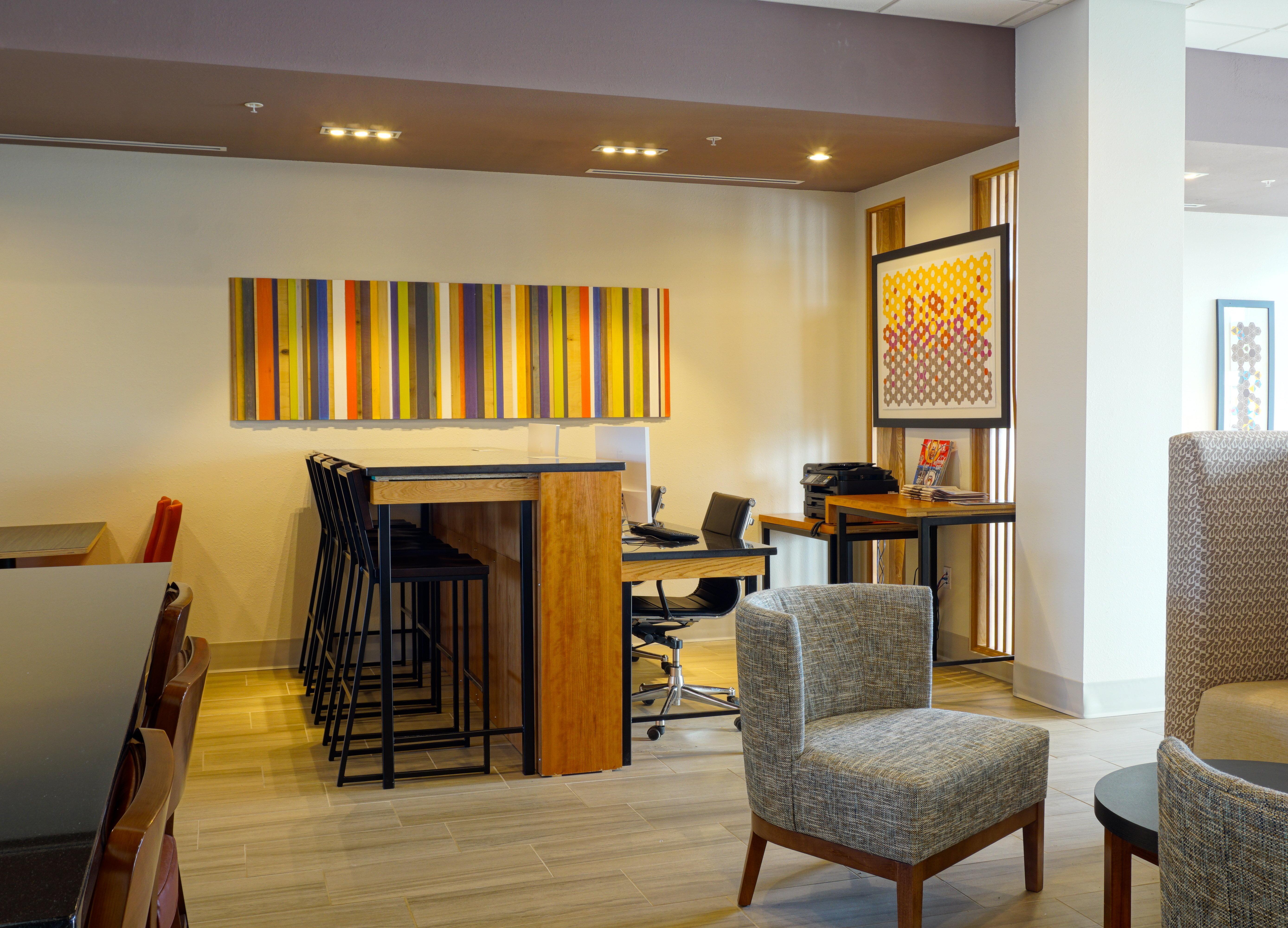 Holiday Inn Express & Suites Omaha - Millard Area By Ihg Екстериор снимка