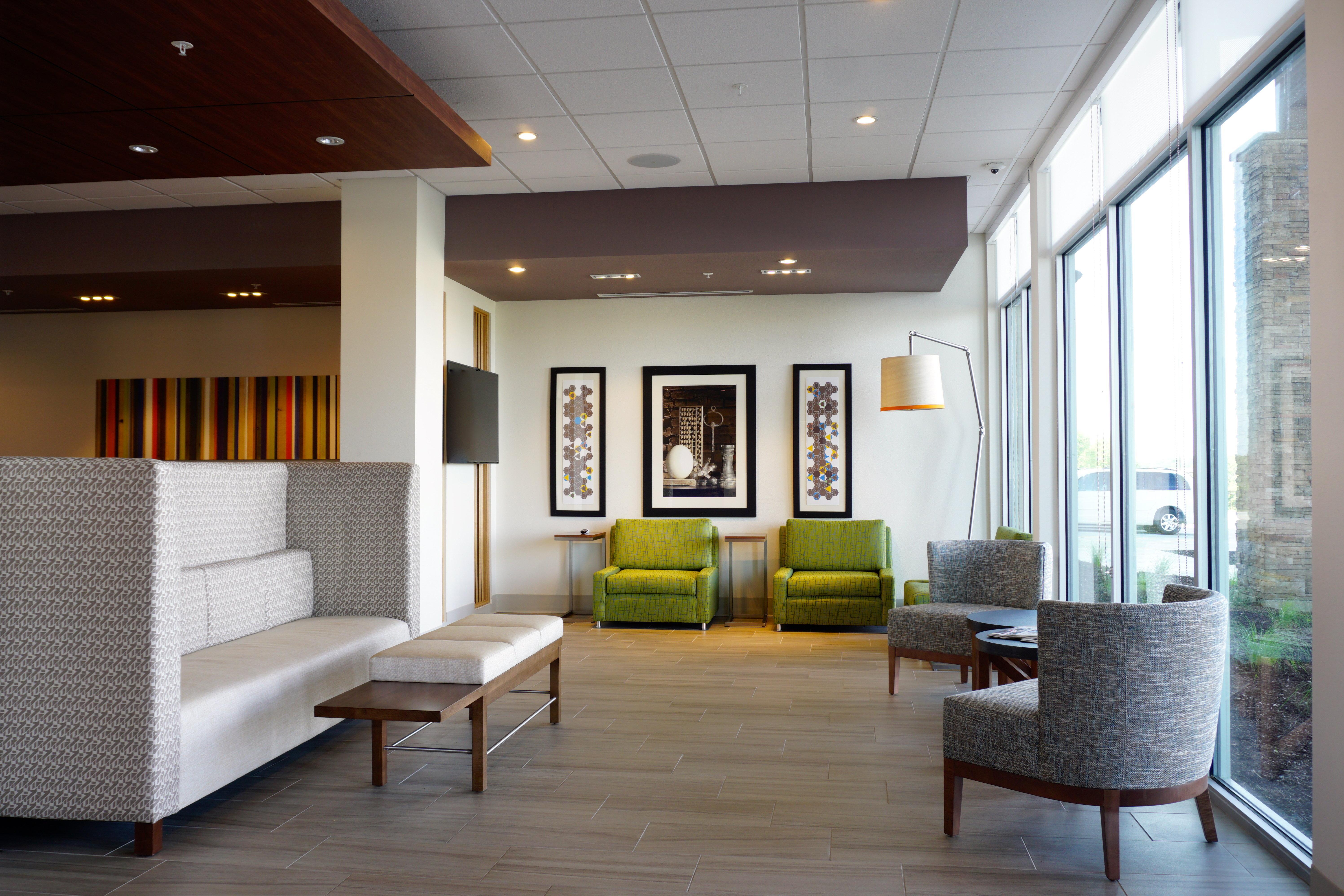 Holiday Inn Express & Suites Omaha - Millard Area By Ihg Екстериор снимка