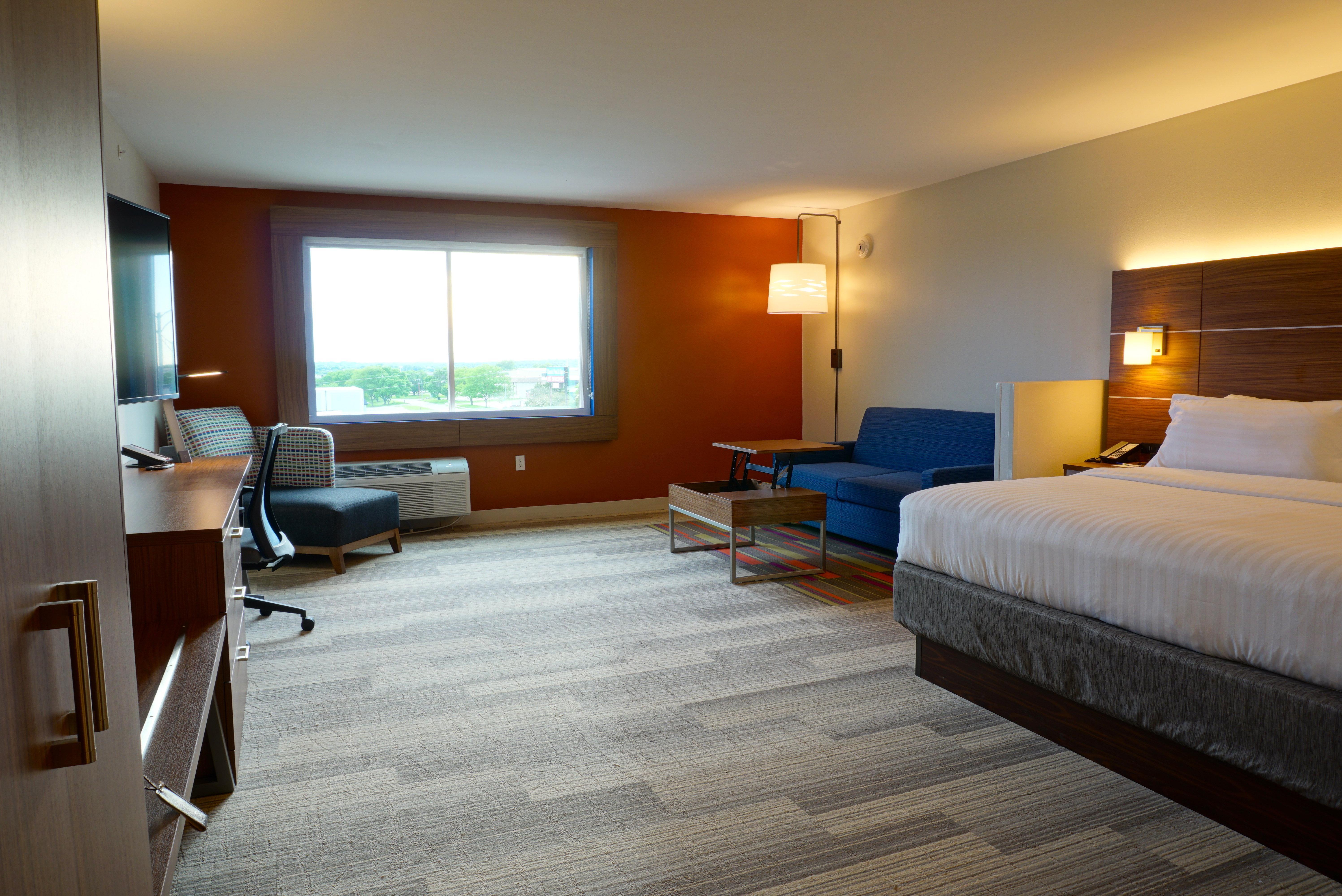 Holiday Inn Express & Suites Omaha - Millard Area By Ihg Екстериор снимка